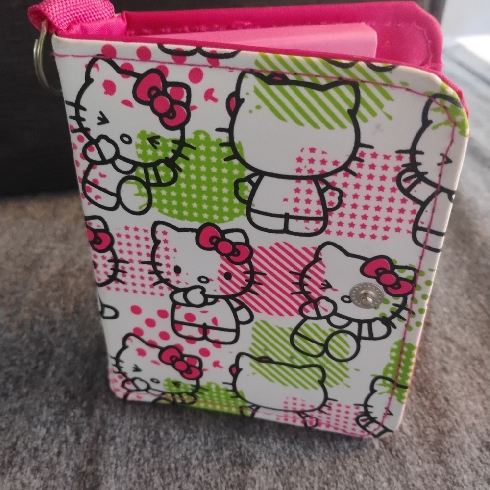 Hello Kitty Adorable Wallet - Picture 6 of 6
